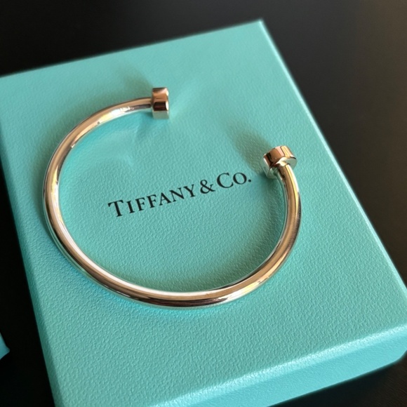 NEW Tiffany Rubedo Ends Circle Edge Cuff Bracelet - Picture 2 of 5